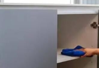 在室內進行保潔的時候，要注意什么？