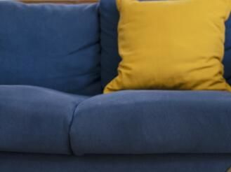 在對(duì)家具進(jìn)行清潔的時(shí)候，要注意什么呢？