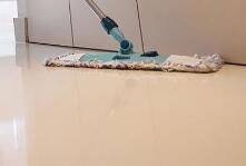 在辦公室進行保潔的時候，要注意哪些方面呢？